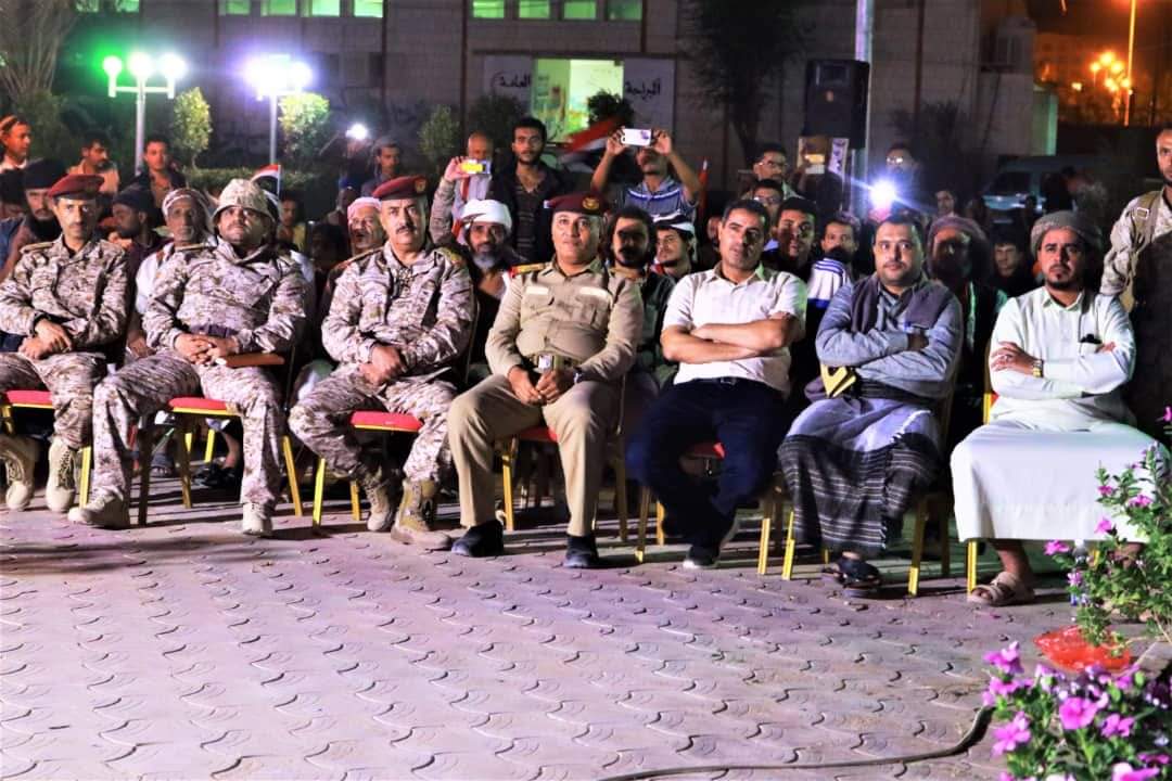مجمع النصر الطبي للجرحى بمأرب يقيم حفلاً فنياً وخطابياً احتفاء بأعياد الثورة اليمنية